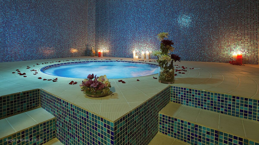 swimming pool spa