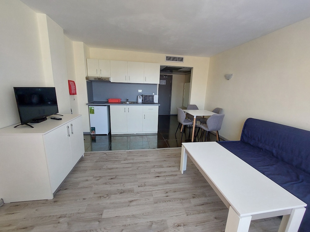 Mariner's Suites 14/28