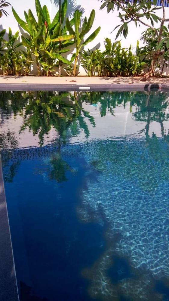 Villa Kalachuchi B&B 51/56