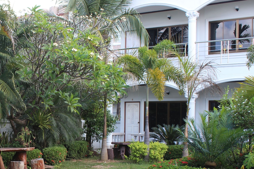 White Elephant Resort 2/43