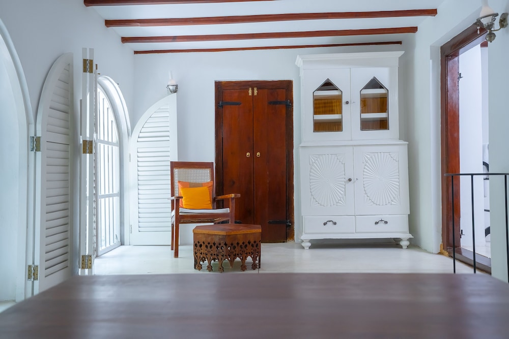 The Kandy House 7/50