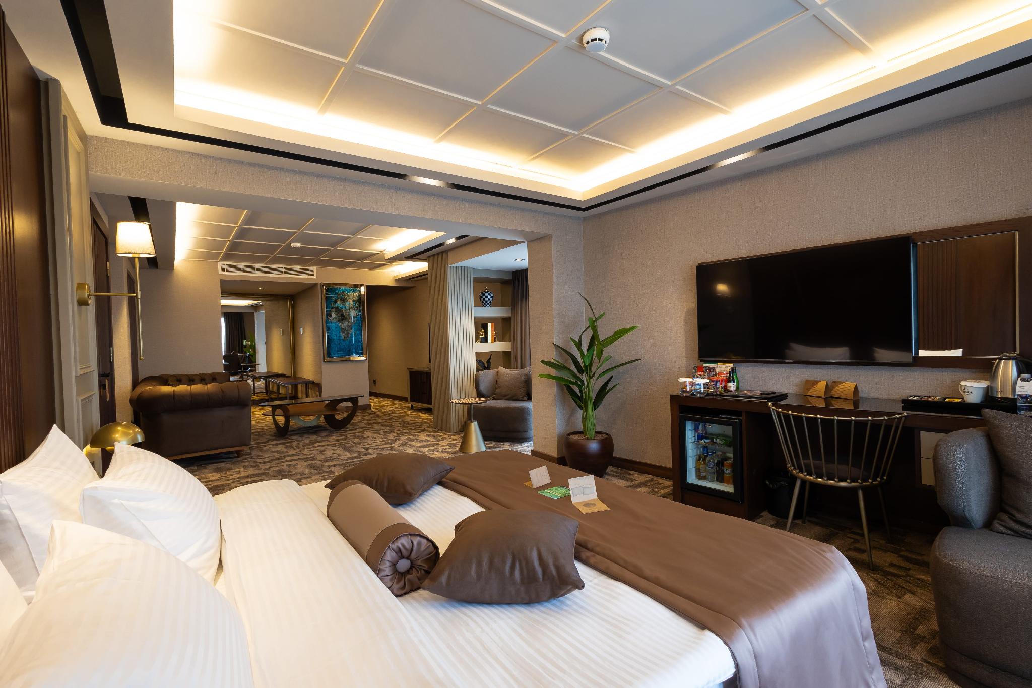 Room, Queen Bed, with View
