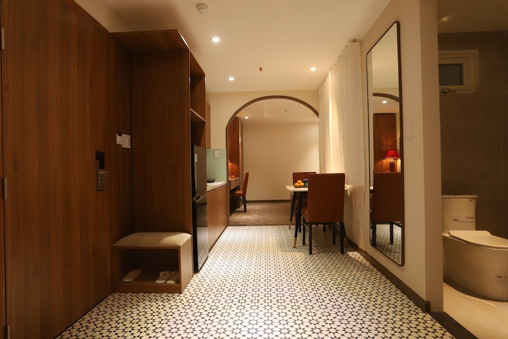 Lanura Apartments and Hotel 34/45