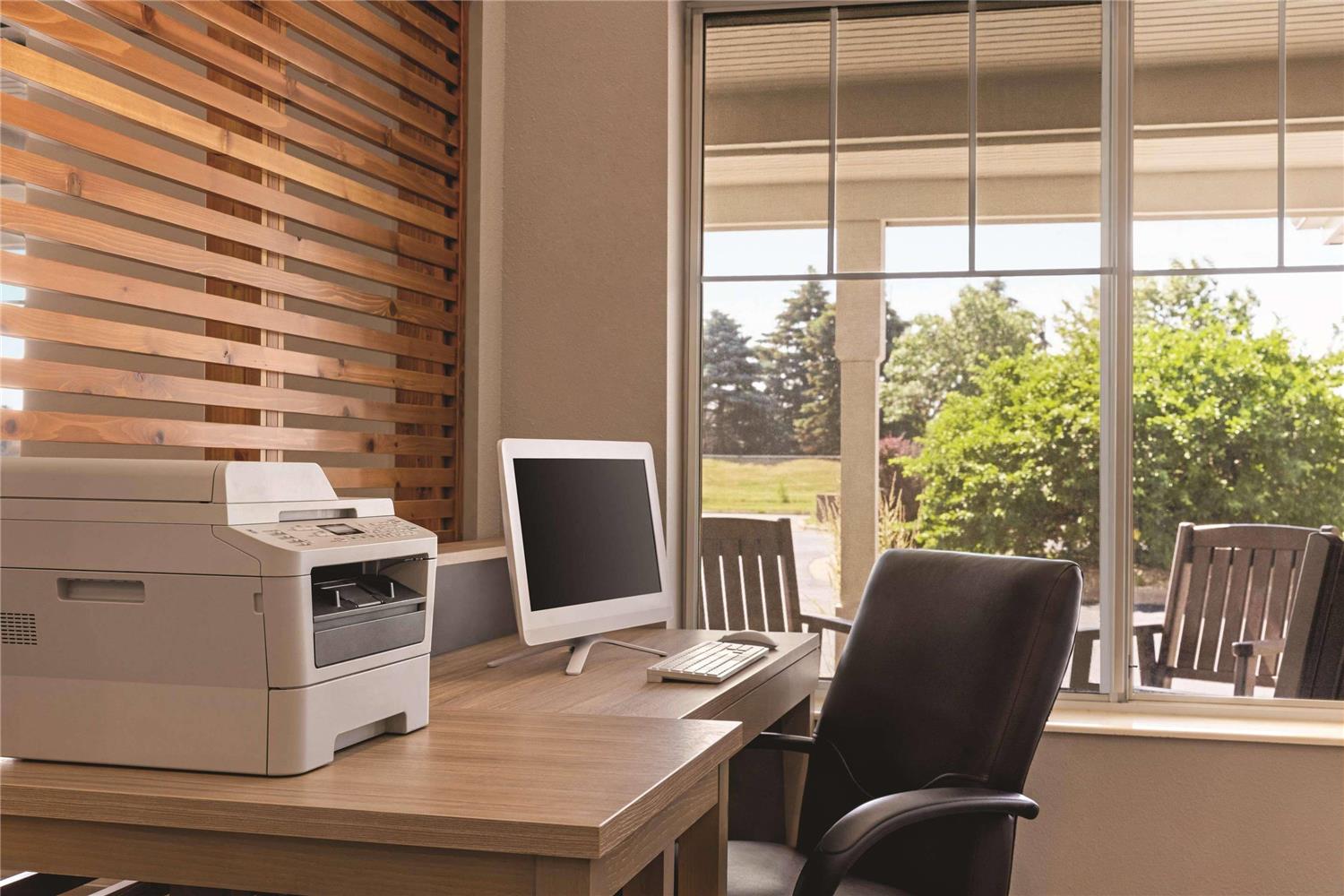 Country Inn & Suites by Radisson, Monona - Madison East 9/13