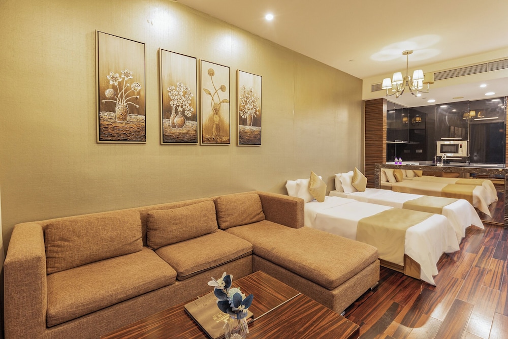 Xingyi International Hotel Poly Store 56/70