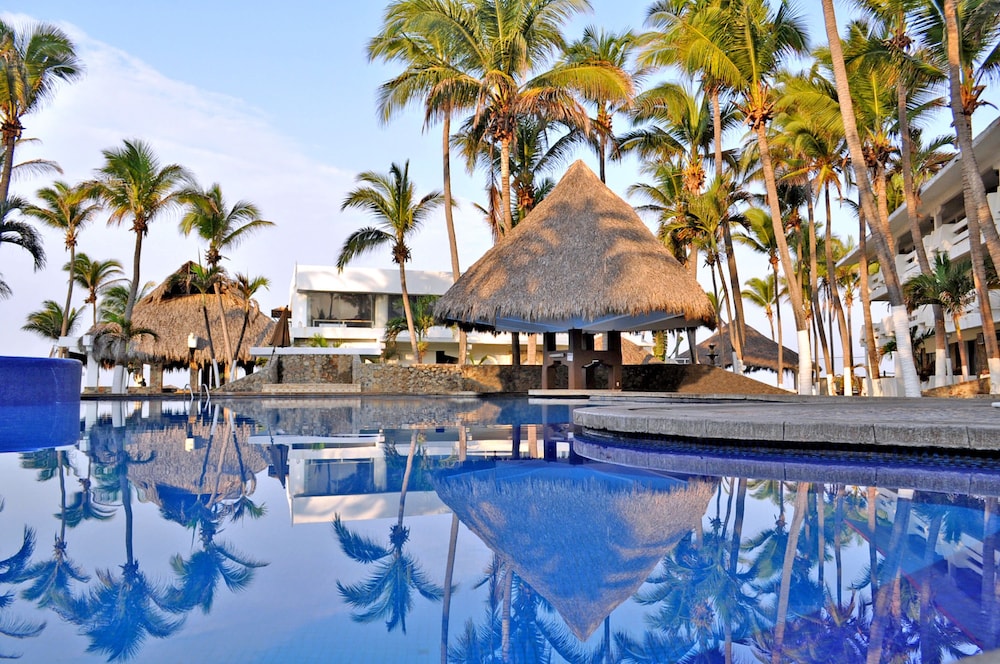 Canadian Resorts Acapulco 28/34