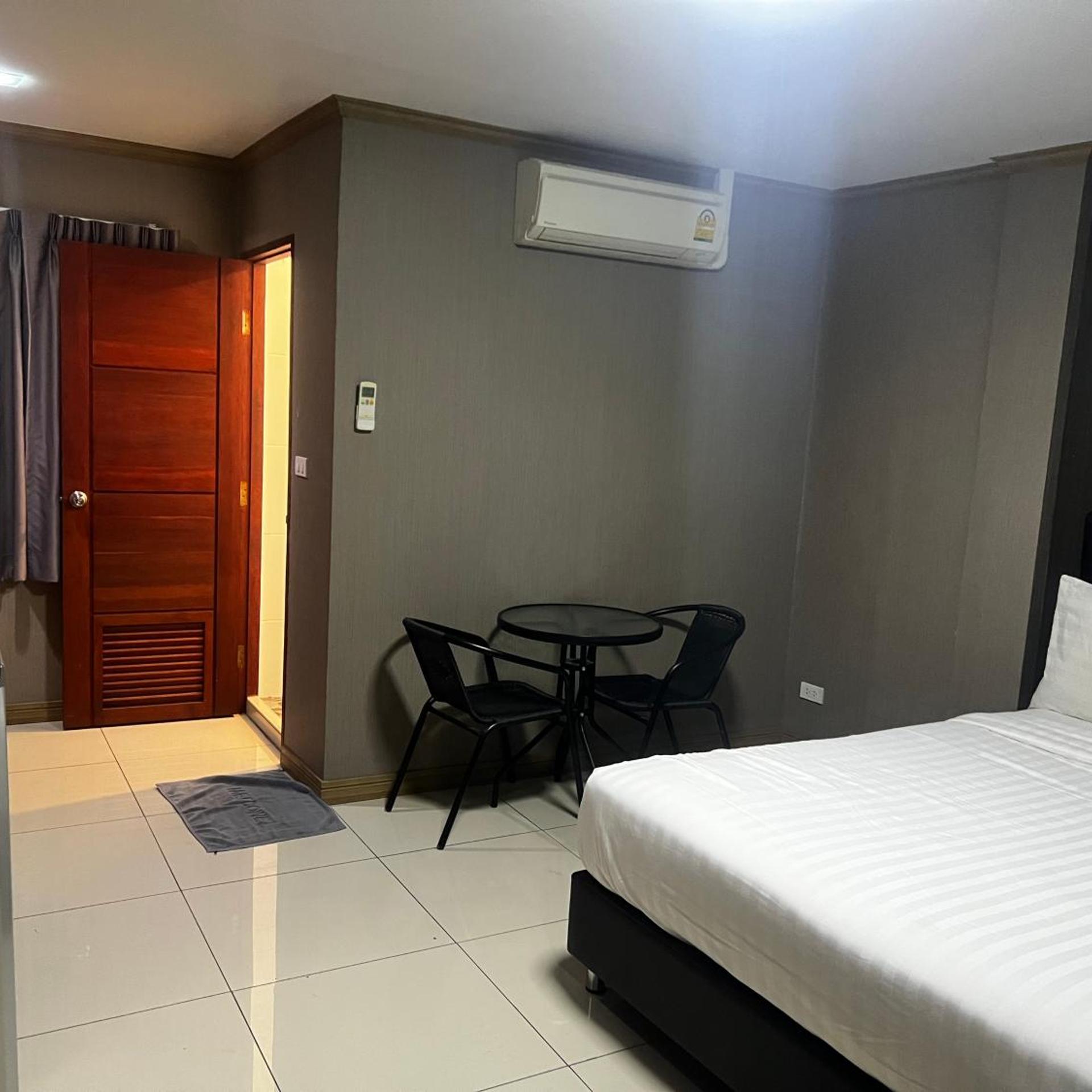 Apsara INN Pattaya, Thailand 22/57