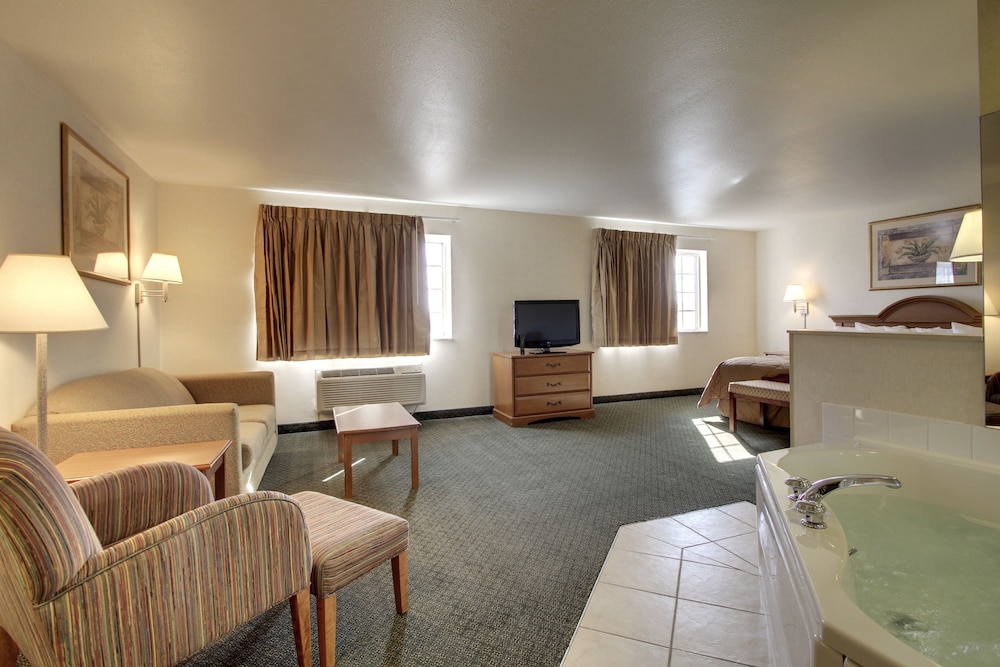 Oak Hill Inn and Suites 50/62