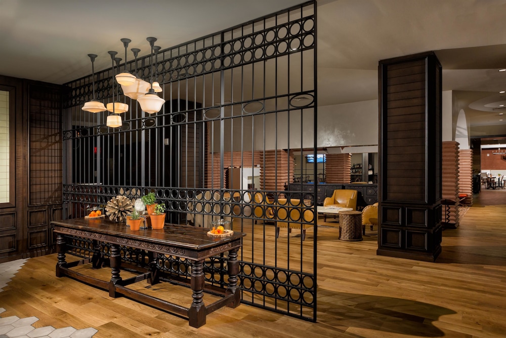 Hotel Valencia Riverwalk 54/63