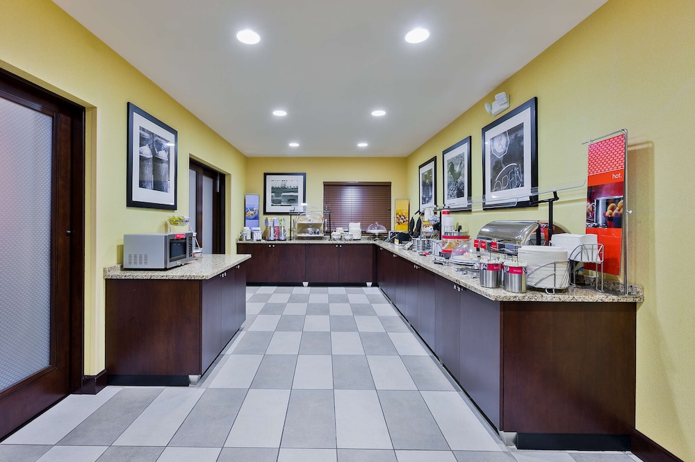 Hampton Inn Conyers 34/44