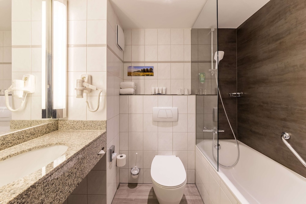 غرفة قياسية بسرير كوين لذوي الإعاقة، Best Western Plus Hotel Koeln City 5/5