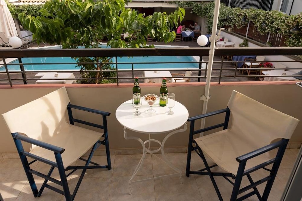 Talos Hotel Apartments 40/50