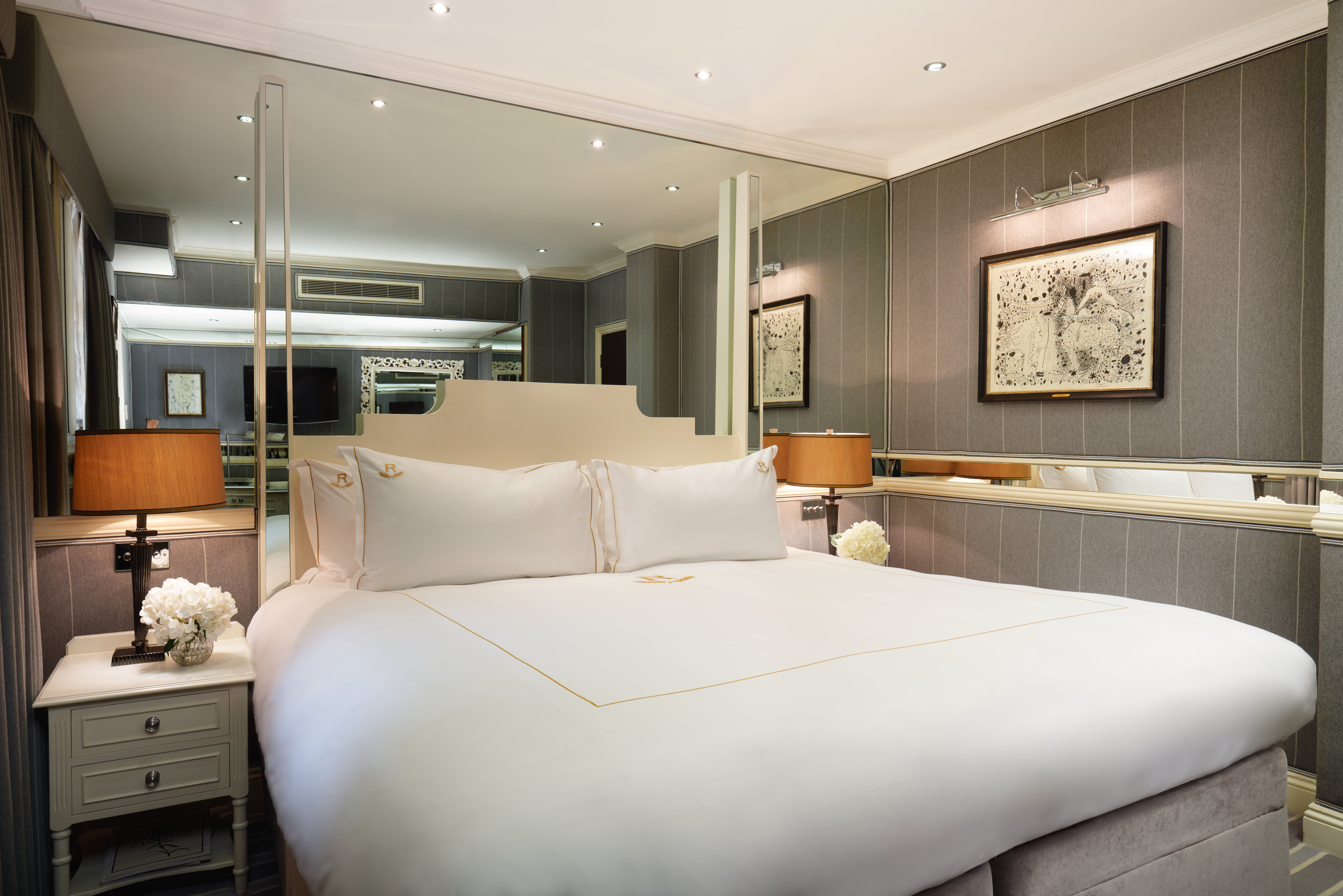 SUPERIOR, KING BED