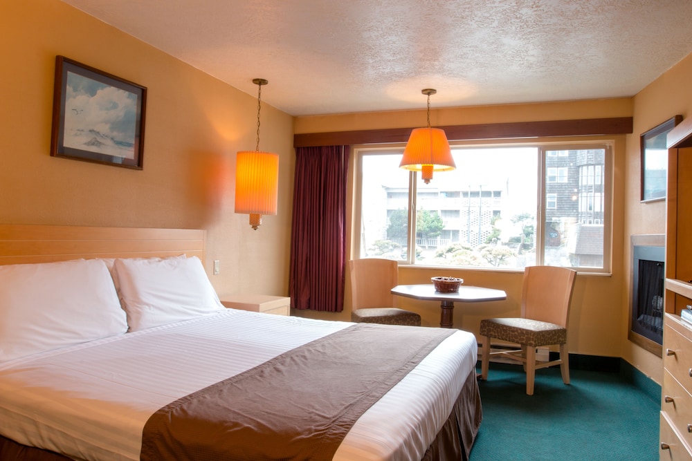 Hi Tide Oceanfront Inn 22/52