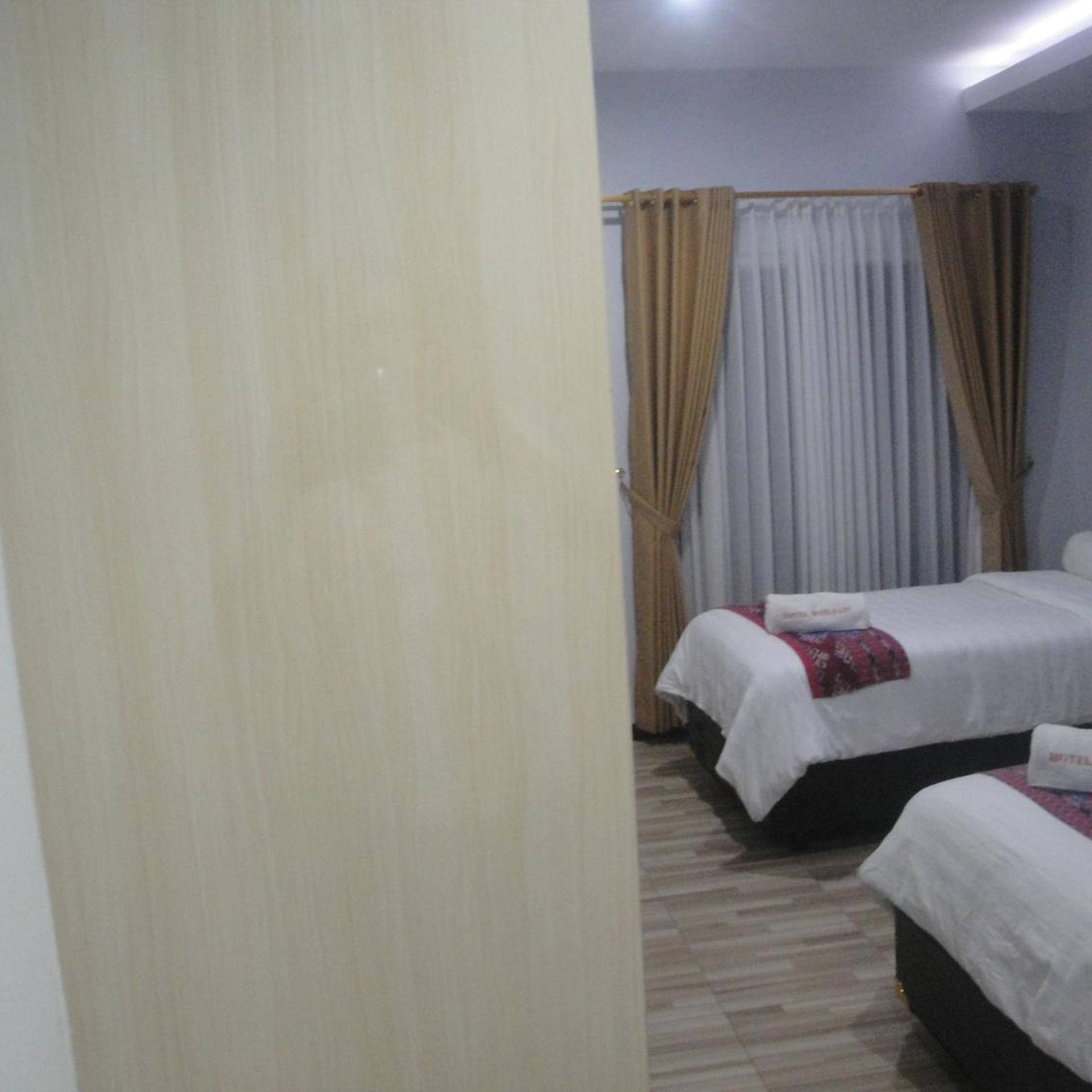 Matahari Hotel 12/32