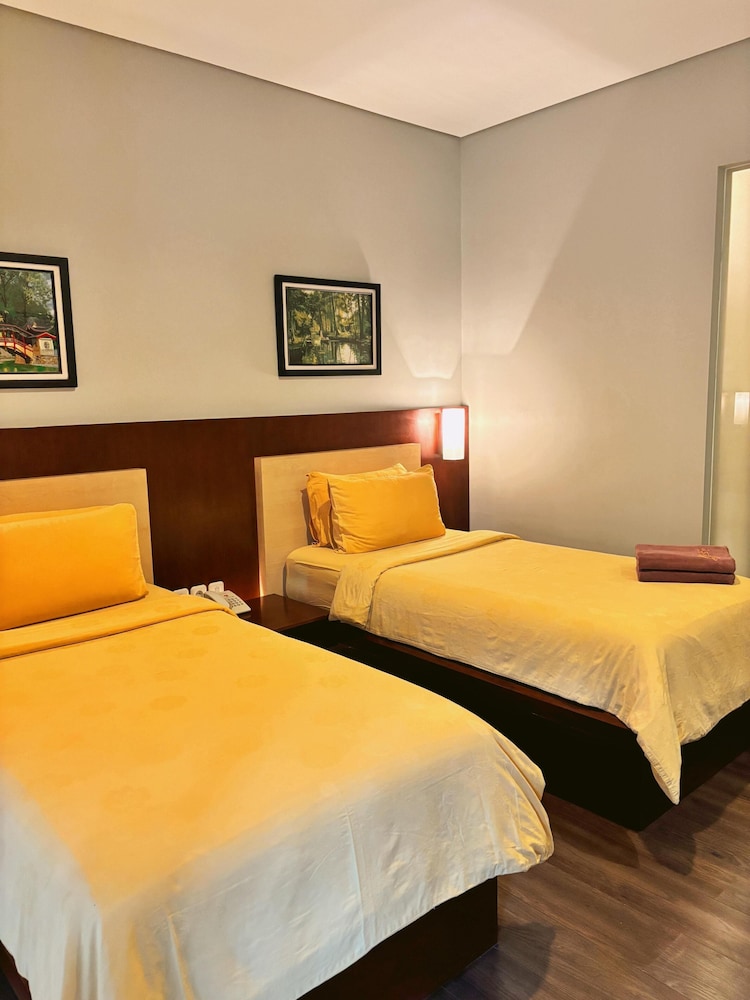 DELUXE, TWIN BEDS, GROUND FLOOR