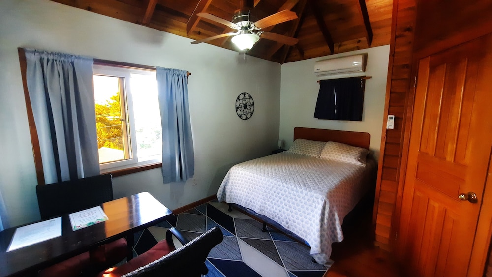STUDIO, QUEEN BED, SEA VIEW, KITCHENETTE