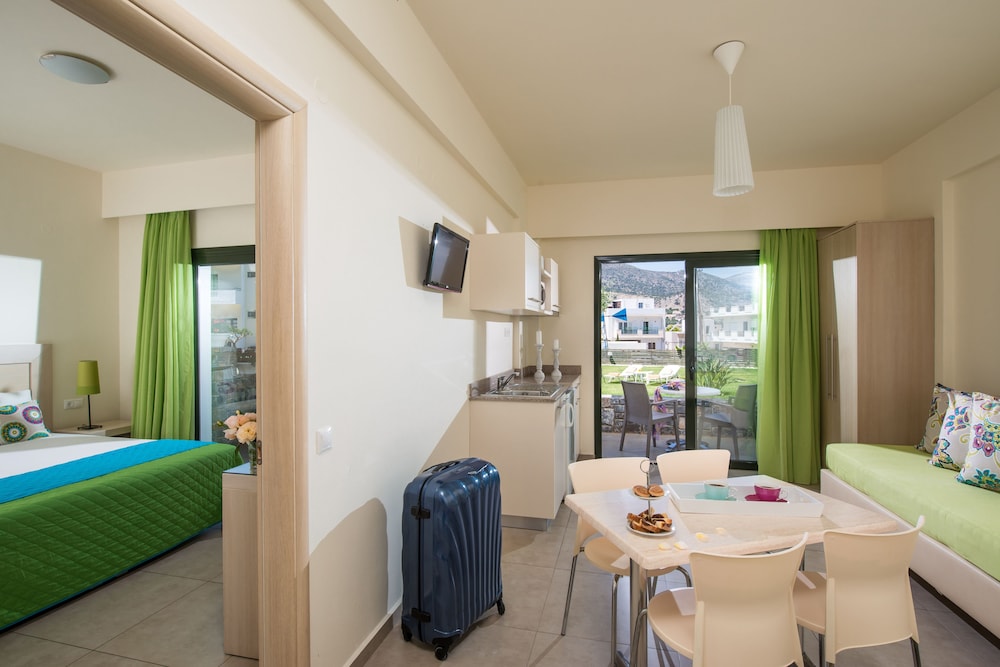 Kristalli Hotel 16/40