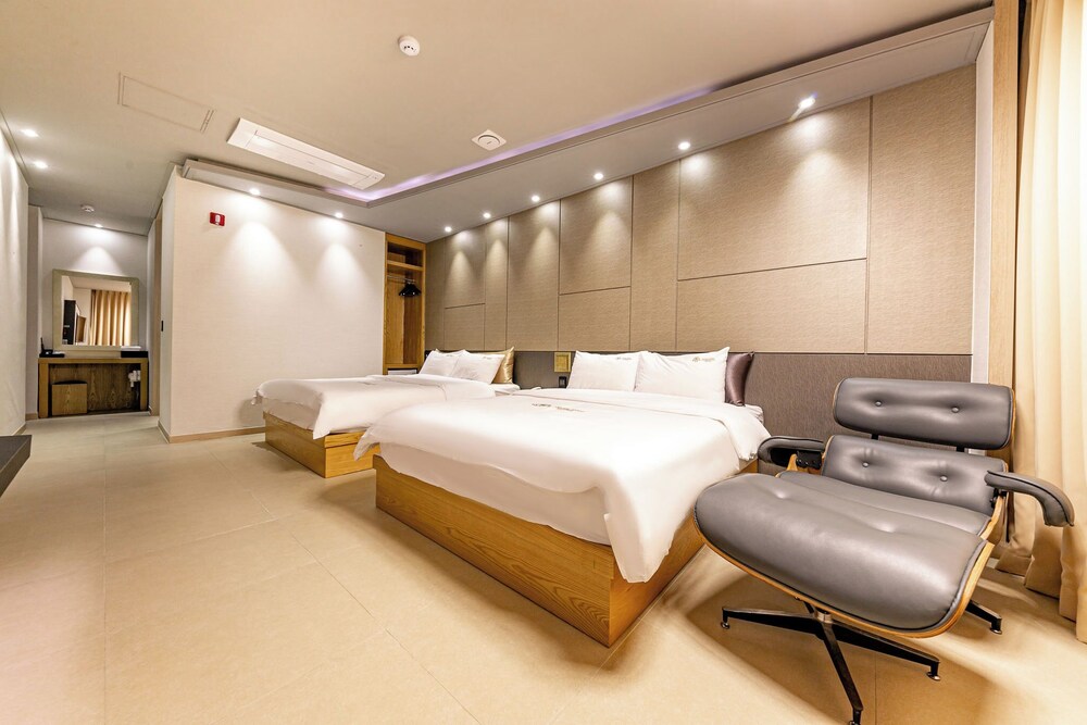 Yeosu Stay Hotel 14/53