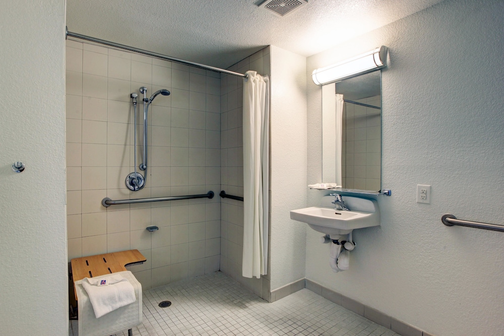Motel6 Santa Ana, CA - Irvine - Orange County Airport 34/54