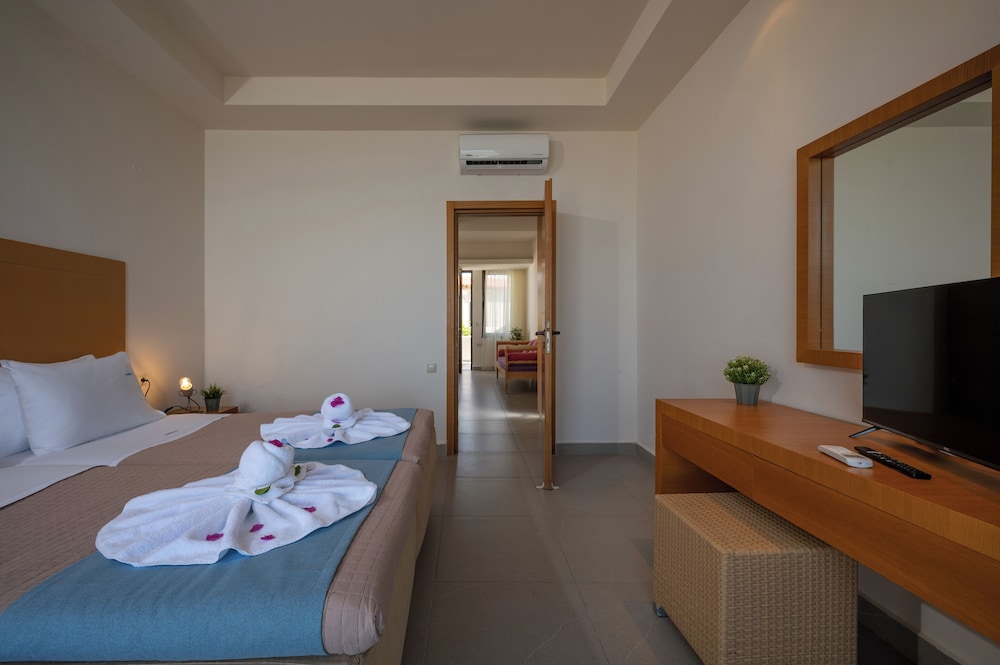 Creteco Hotel & Suites 35/72