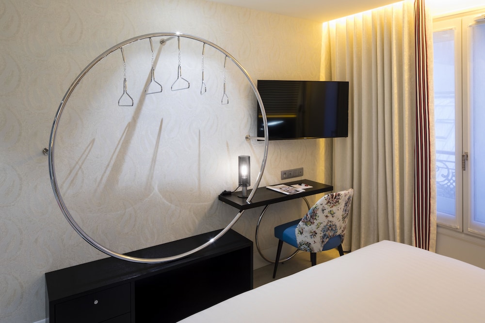 Hotel Dress Code And Spa 35/58