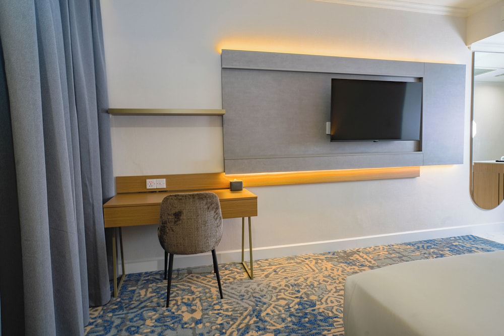 Harmoni One Convention Hotel and Service Apartments 58/65