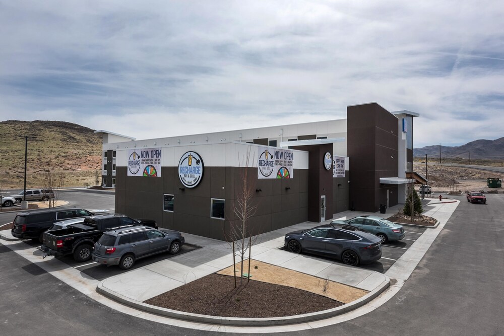 Studio6 Mccarran, NV - Sparks - Tahoe - Reno Industrial Center 42/49