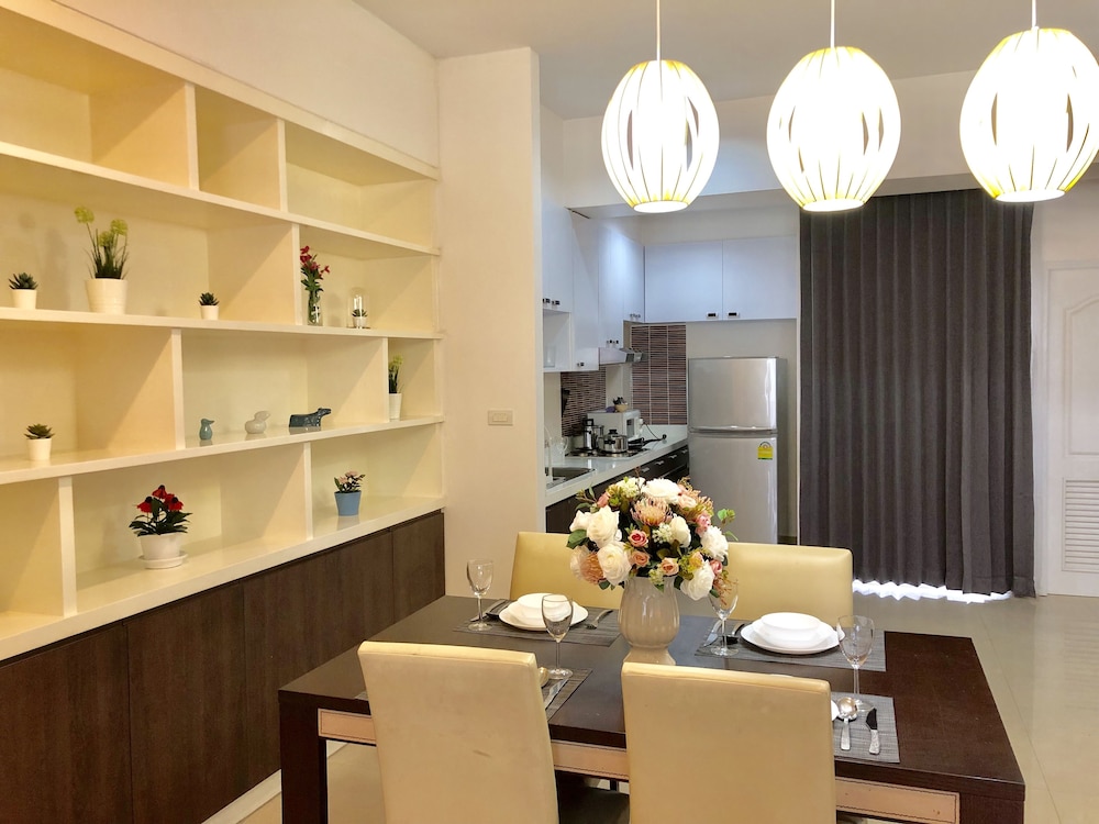 14 Place Sukhumvit Suites 45/66