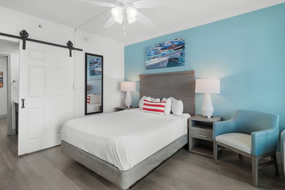 Schooner, Mini, Deluxe, Suite, 2 Queen Beds, Ocean View