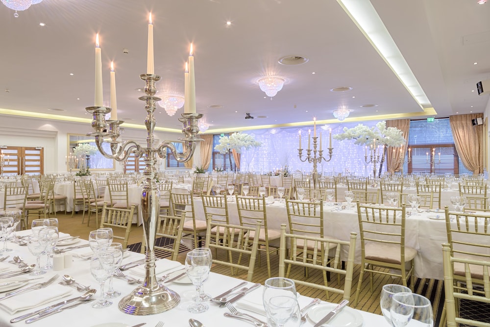 Raheen Woods Hotel 47/70