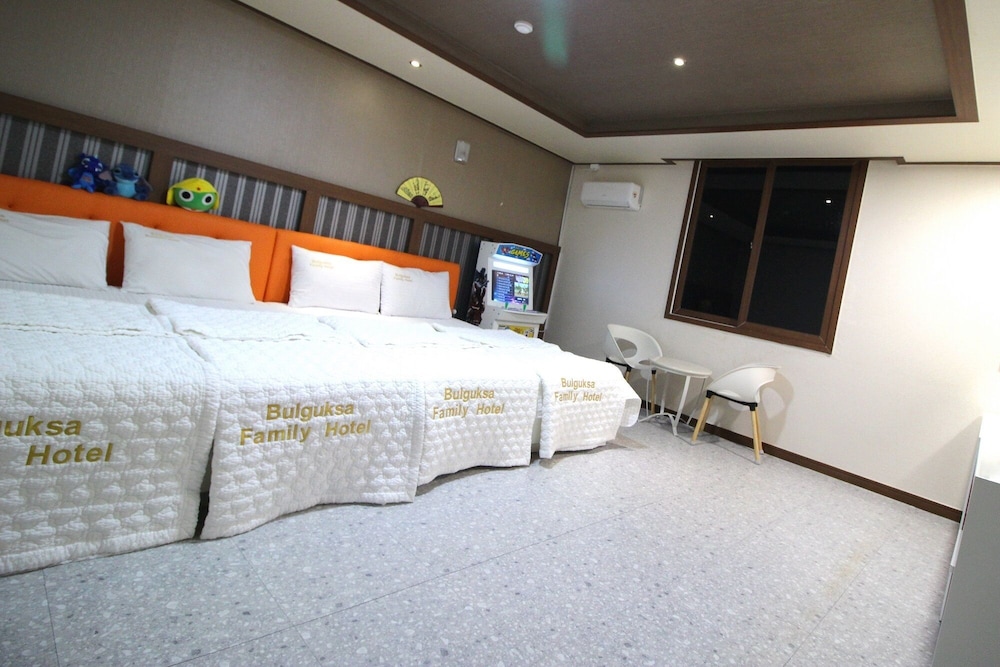 Kids & Family Hotel 11/70