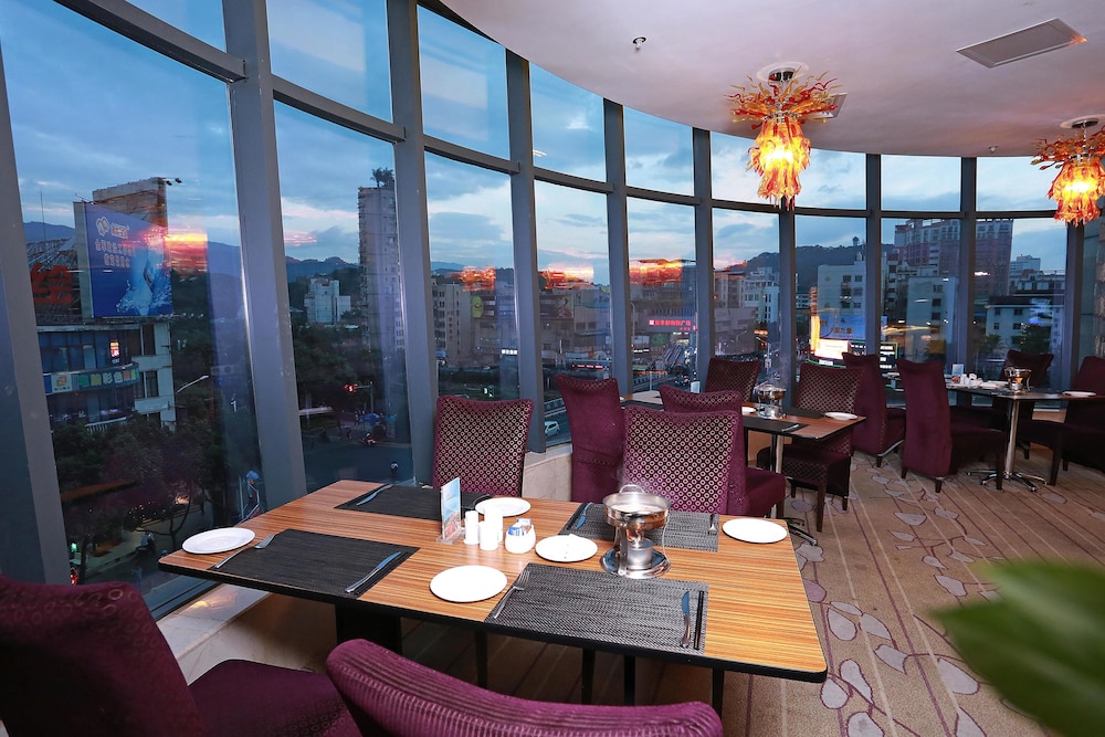 Ramada by Wyndham Longyan 37/55