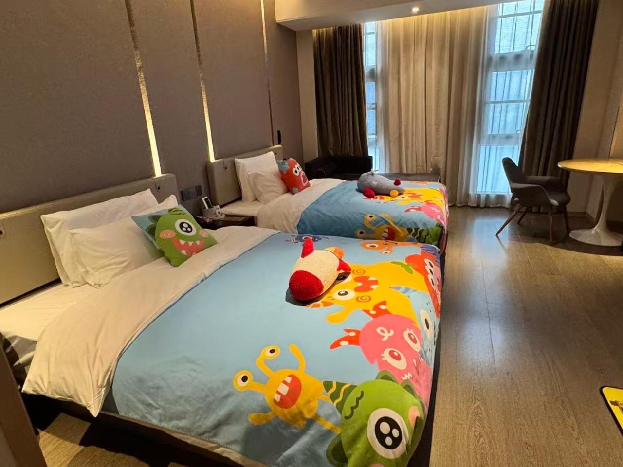 Atour Hotel (Xiamen Jimei Lake Business Center) 45/55