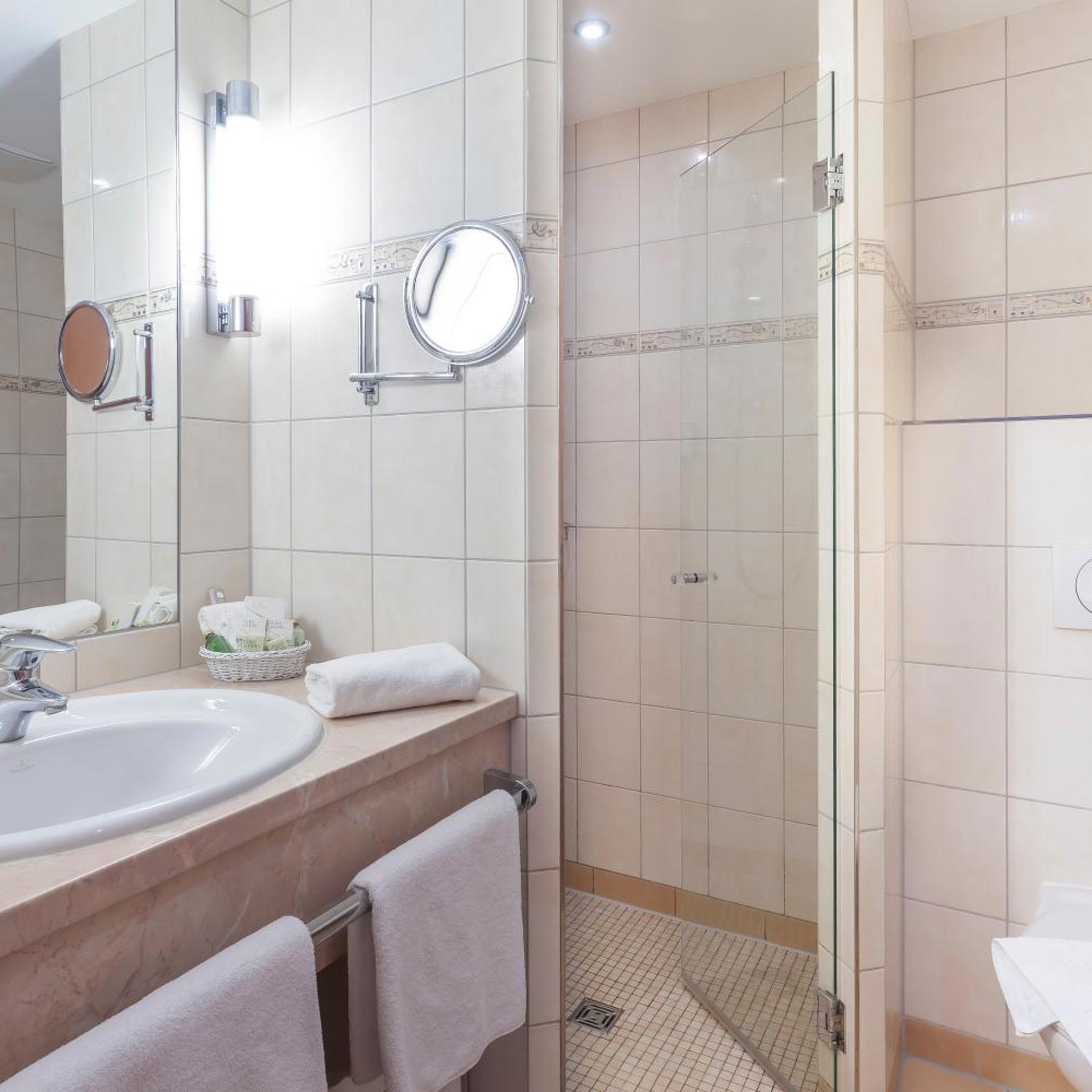 Room, Double Bed, No Sea View, Balcony، Hotel Bernstein 7/8