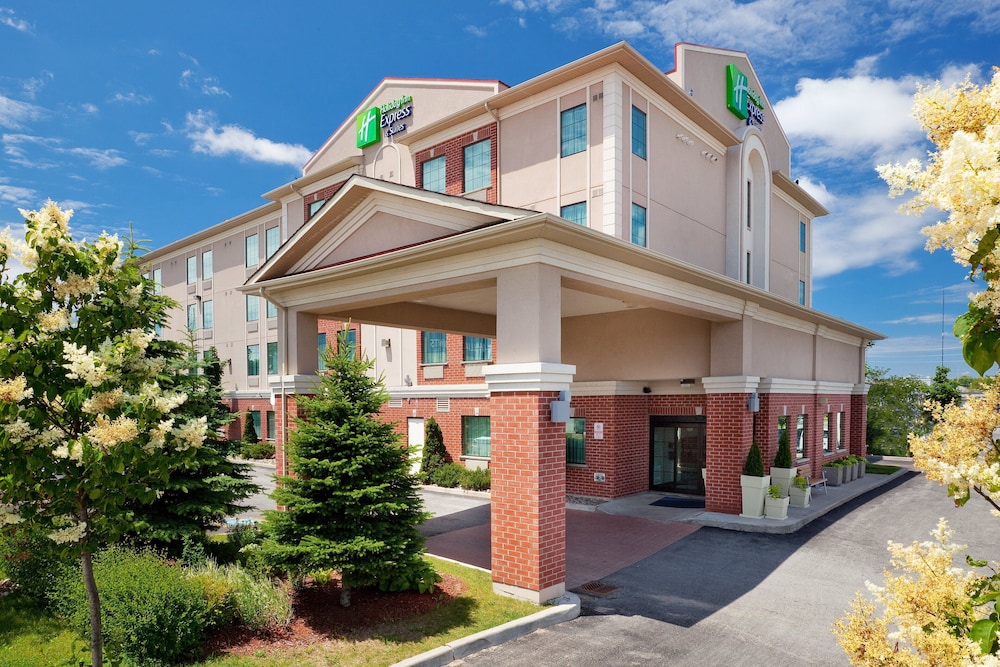 Holiday Inn Express Barrie 5/75