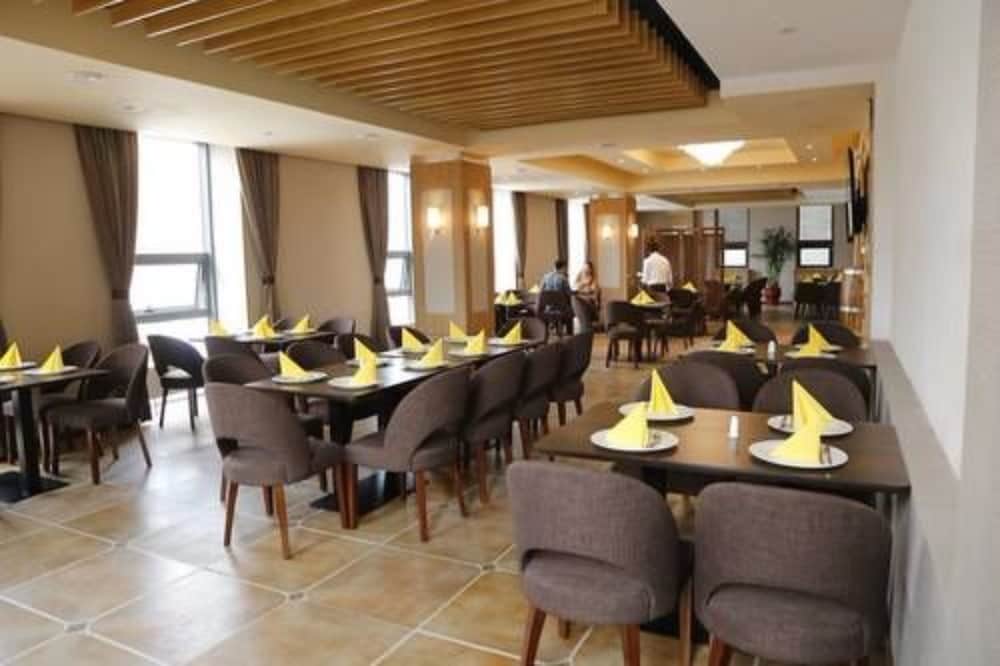 Royal Mountain Hotel 44/50