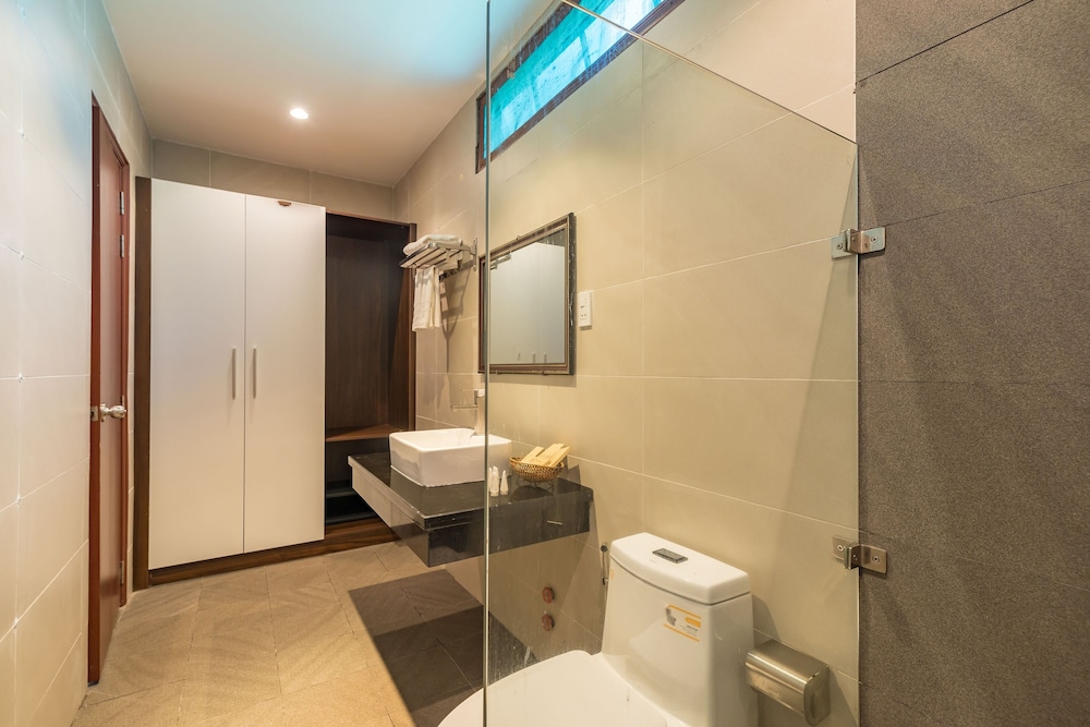Ahaveda Resort 30/56