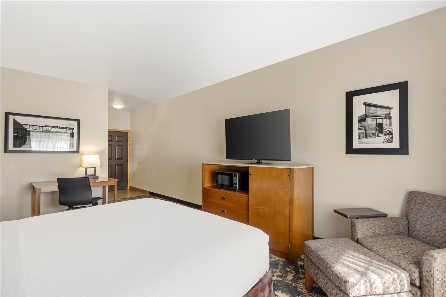 غرفة بسرير كينج بحوض استحمام لذوي الإعاقة، Best Western Plus Riverfront Hotel And Suites 3/3