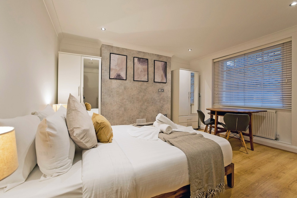 Argyle Square Hotel 11/50