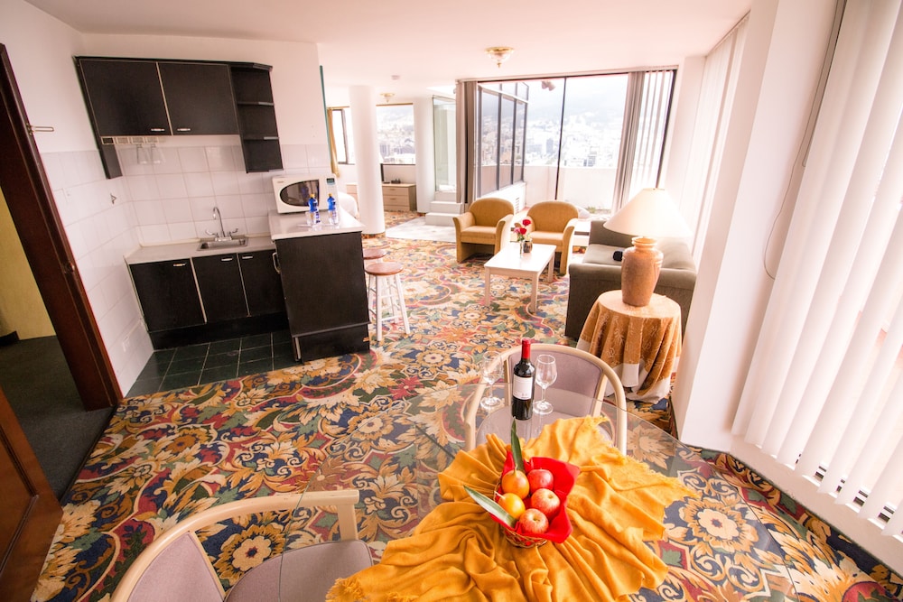 Stanford Suites 48/69