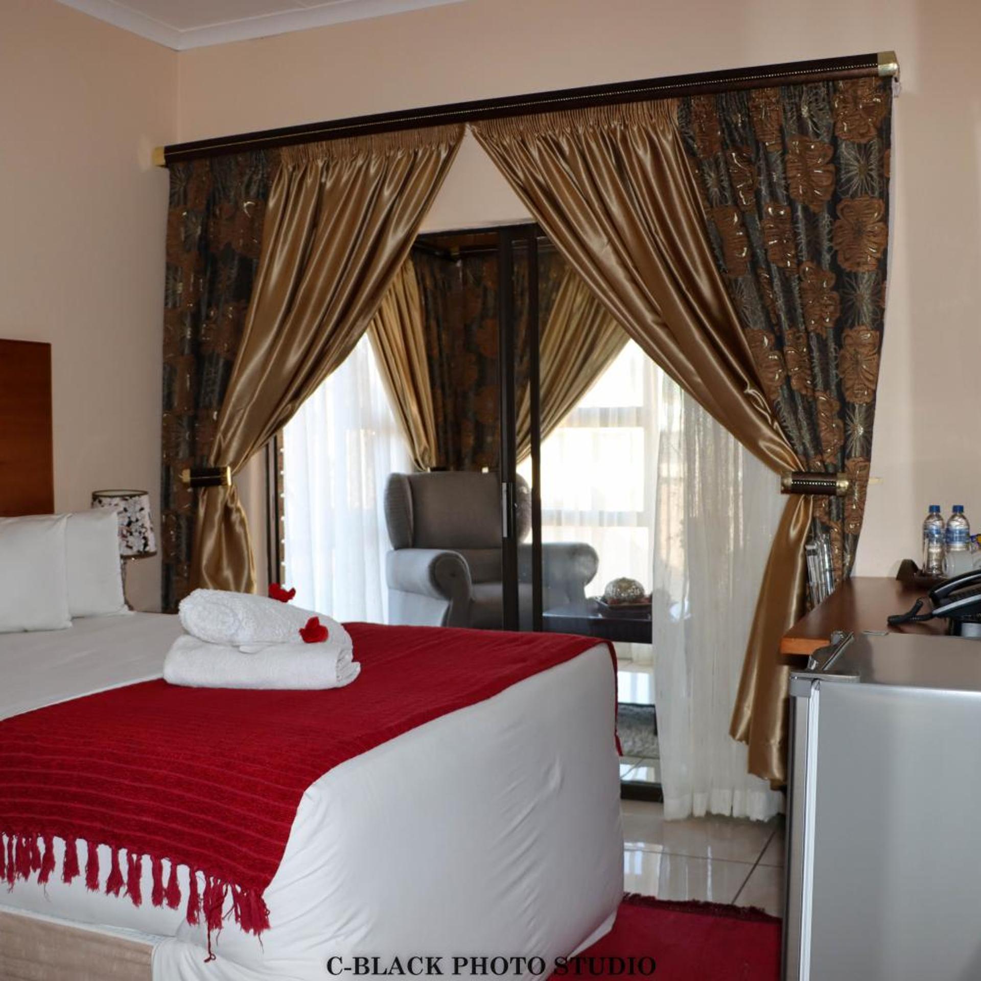 Meet Mekaar Resorts - Nquthu Hotel 4/34
