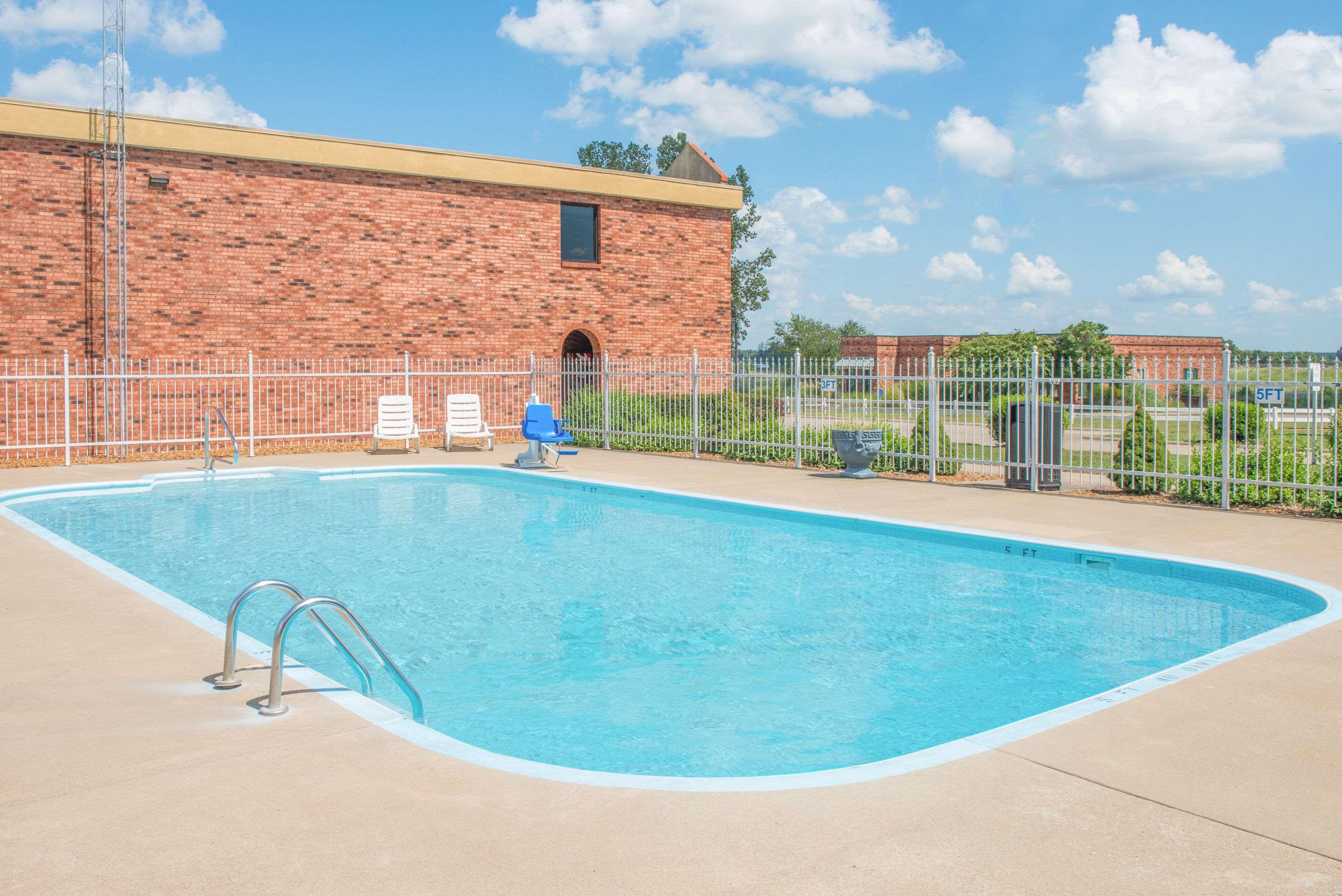 Days Inn by Wyndham Calvert City/Paducah East 11/15