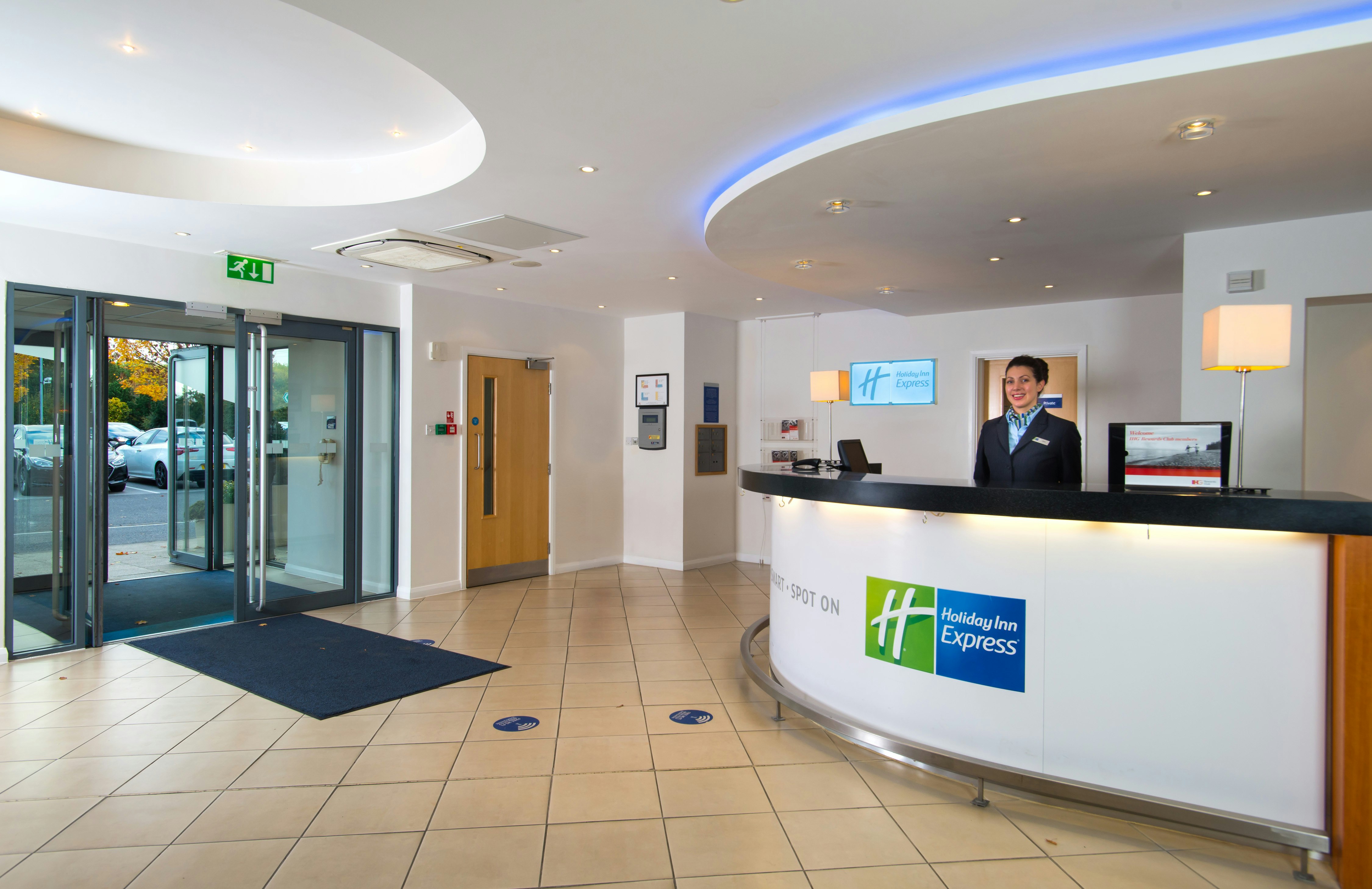 Holiday Inn Express Bedford 2/16