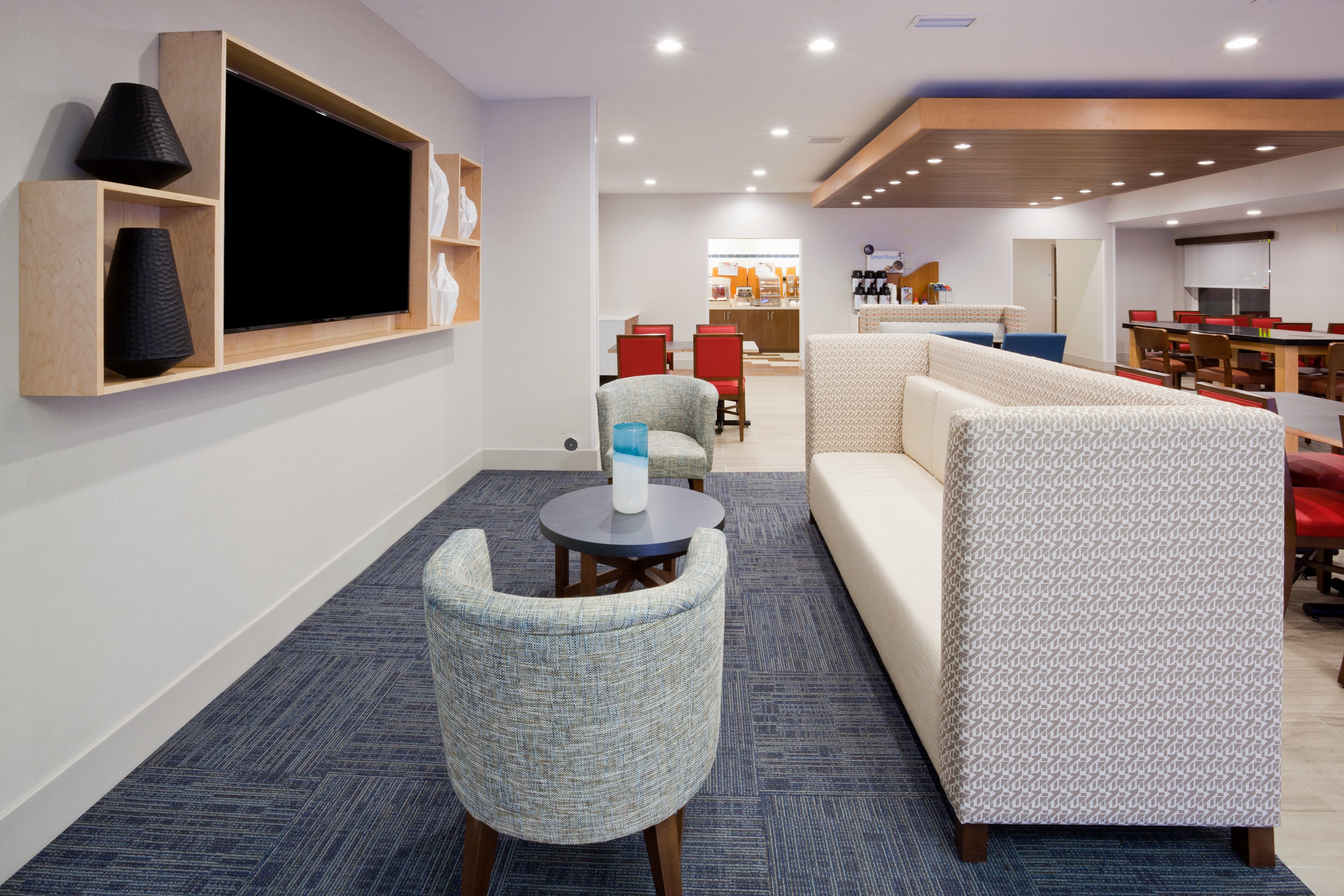 Holiday Inn Express & Suites Dickinson 40/60