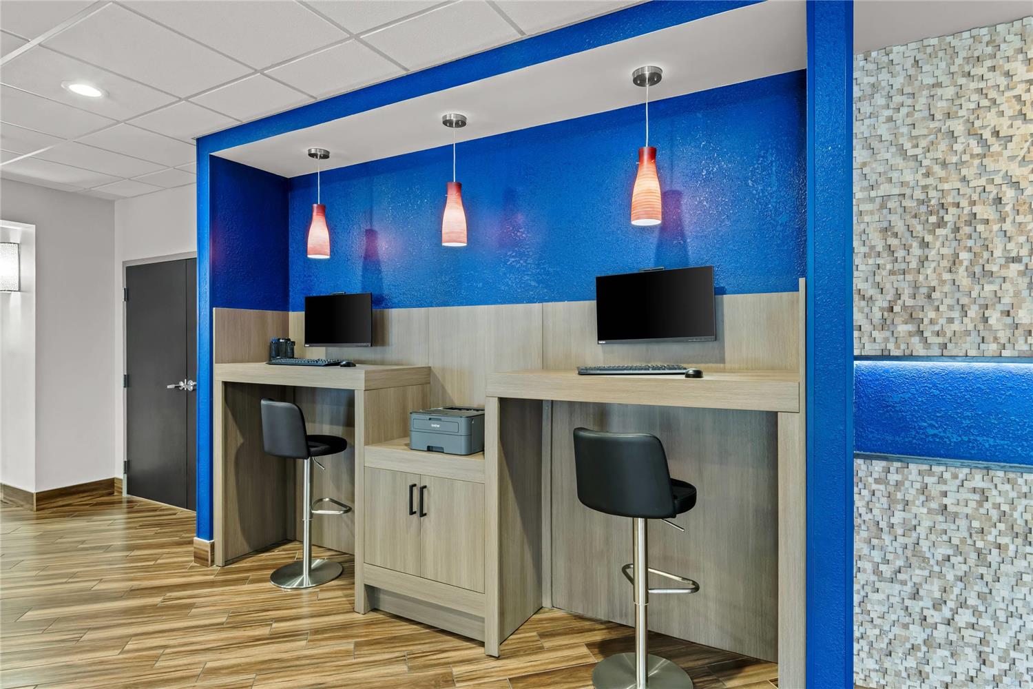 Comfort Suites Suites Columbia at Harbison 13/17