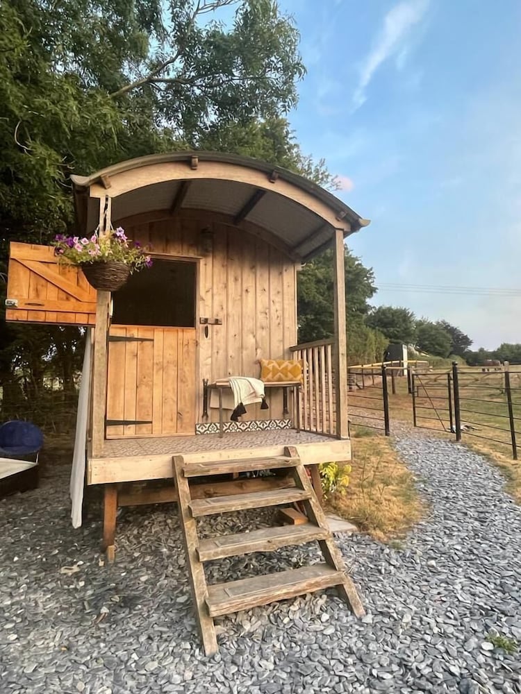 Hillcroft Self Catering 36/50