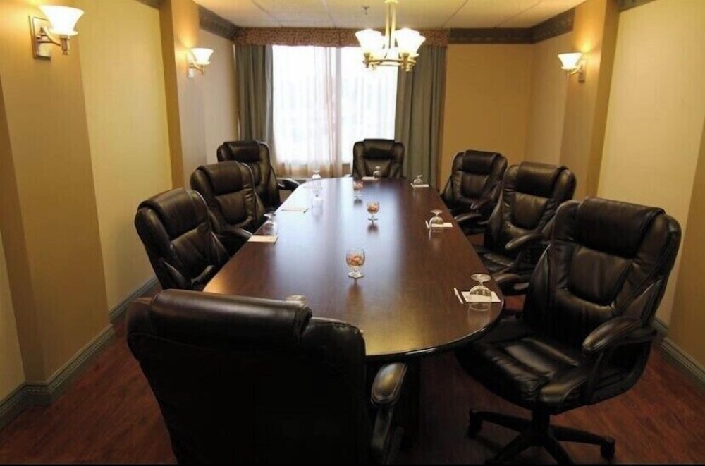 Albany Airport Inn 40/50