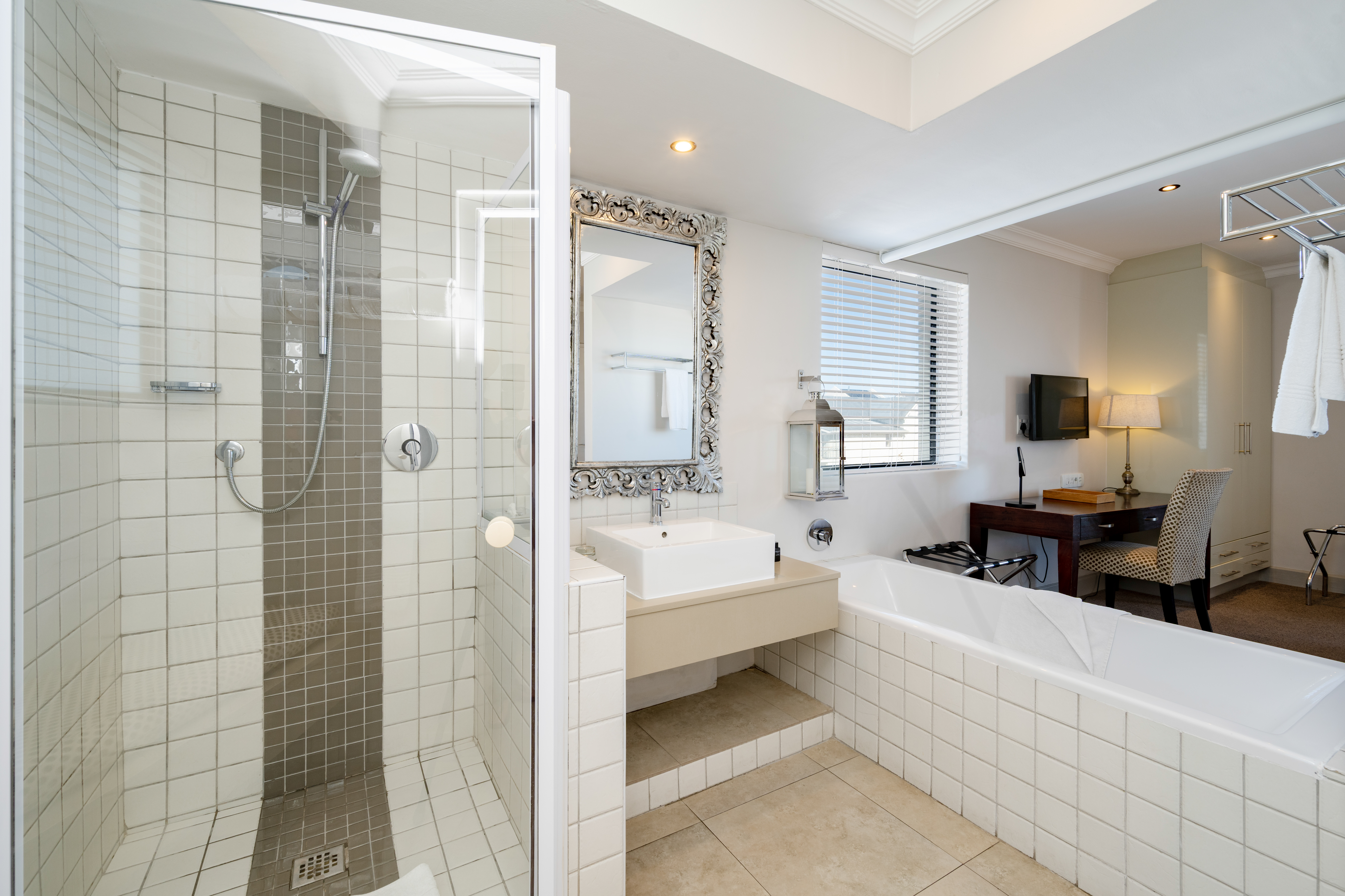Interconnecting 2 Bedroom Bay Residence، Harbour House Hotel 3/3