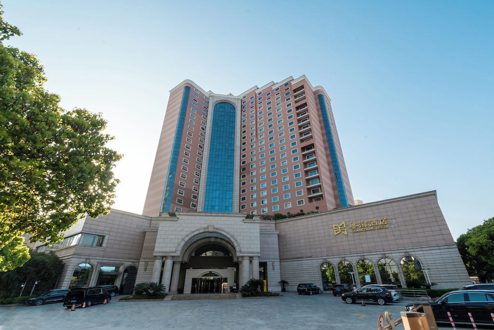 Guangdong Hotel Shanghai 4/38